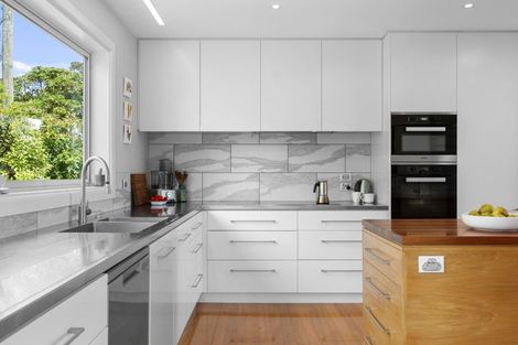 Photo of property in 211 Major Hornbrook Road, Mount Pleasant, Christchurch, 8081