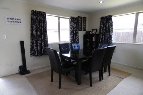 Photo of property in 60 South Kensington Way, Henderson, Auckland, 0612