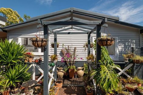 Photo of property in 1/129 Edmonton Road, Te Atatu South, Auckland, 0610