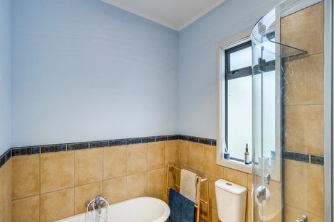 Photo of property in 49 Chaucer Road, Hospital Hill, Napier, 4110