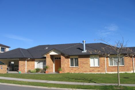 Photo of property in 1 Bejoy Rise, East Tamaki Heights, Auckland, 2016