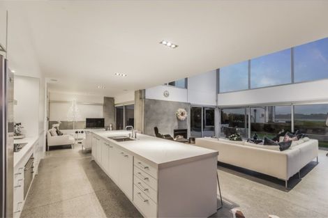 Photo of property in 39 Taumata Road, Omaha, 0986