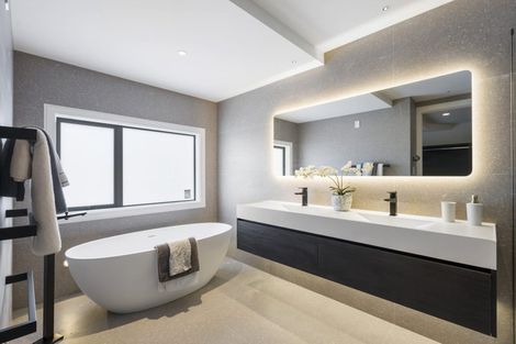 Photo of property in 61a Churchill Road, Murrays Bay, Auckland, 0630