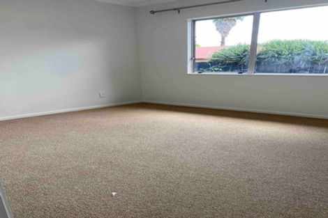 Photo of property in 2/4 Northall Road, New Lynn, Auckland, 0600