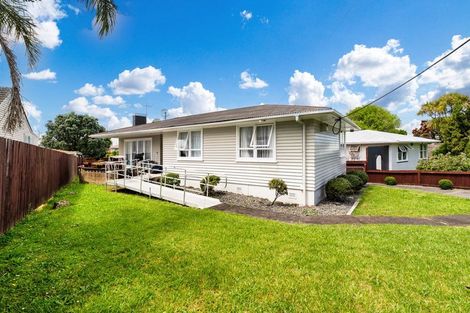 Photo of property in 39 Coniston Avenue, Te Atatu South, Auckland, 0610