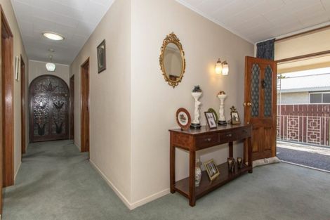 Photo of property in 14 Saint Hill Lane, Havelock North, 4130