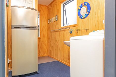 Photo of property in 22 Pinedale Crescent, Riversdale Beach, Masterton, 5872