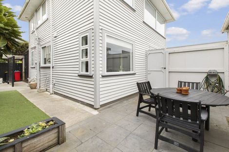 Photo of property in 96 Lyall Parade, Lyall Bay, Wellington, 6022