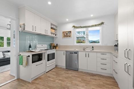 Photo of property in 9 Yule Grove, Greytown, 5712