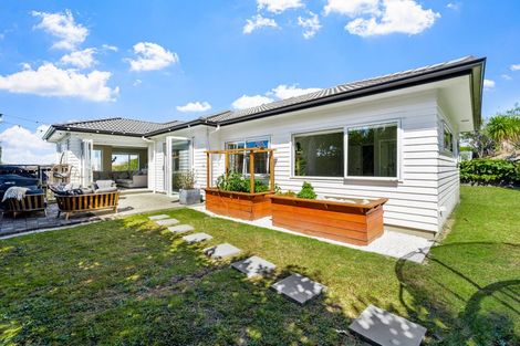 Photo of property in 9 Tirohanga Crescent, Stanmore Bay, Whangaparaoa, 0932