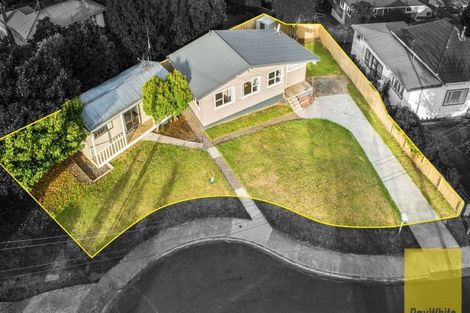 Photo of property in 5 Rondorlyn Place, Manurewa, Auckland, 2102