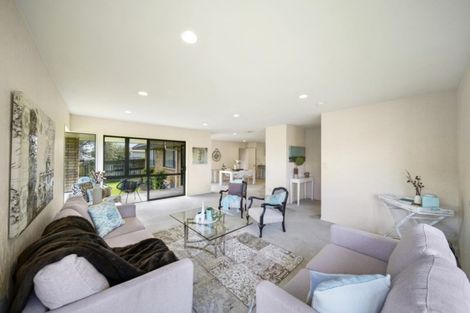 Photo of property in 22 Limerick Place, Dannemora, Auckland, 2016