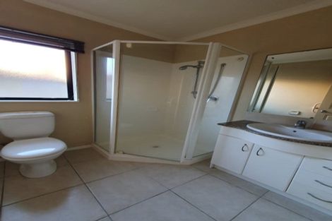 Photo of property in 14 Shankill Place, East Tamaki, Auckland, 2013