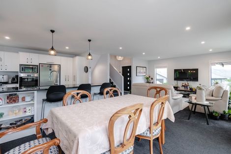 Photo of property in 125 Riverstone Drive, Riverstone Terraces, Upper Hutt, 5018