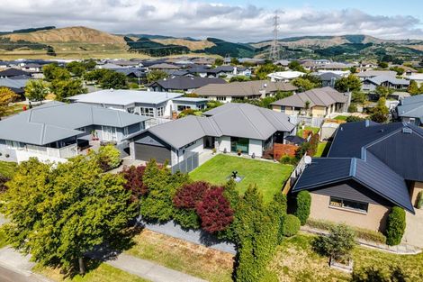 Photo of property in 3 Saint Heliers Grove, Fitzherbert, Palmerston North, 4410