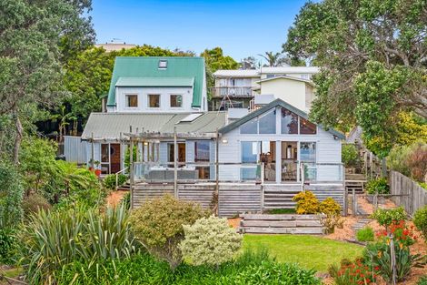 Photo of property in 38 Pacific Parade, Army Bay, Whangaparaoa, 0930