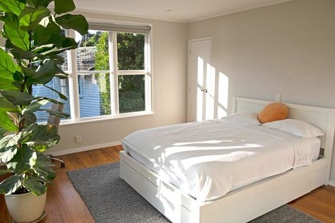 Photo of property in 7 Farringdon Street, Glen Innes, Auckland, 1072