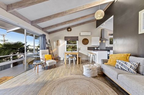 Photo of property in 6a Tiri Road, Manly, Whangaparaoa, 0930