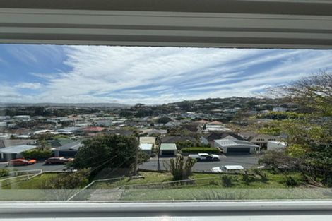 Photo of property in 35 Cavendish Square, Strathmore Park, Wellington, 6022