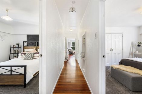 Photo of property in 1/129 Edmonton Road, Te Atatu South, Auckland, 0610