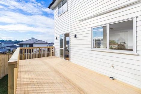 Photo of property in 11 Mettam Drive, Swanson, Auckland, 0614