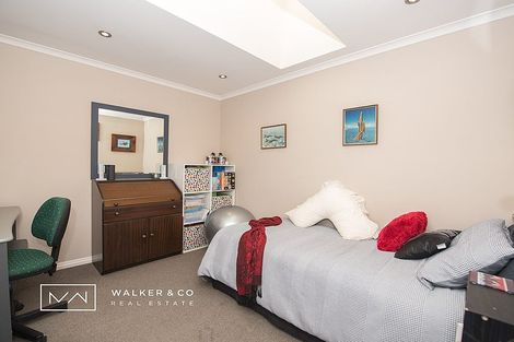 Photo of property in 39 Ebdentown Street, Ebdentown, Upper Hutt, 5018