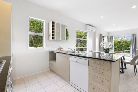 Photo of property in 5/40 Scarlet Oak Drive, Schnapper Rock, Auckland, 0632