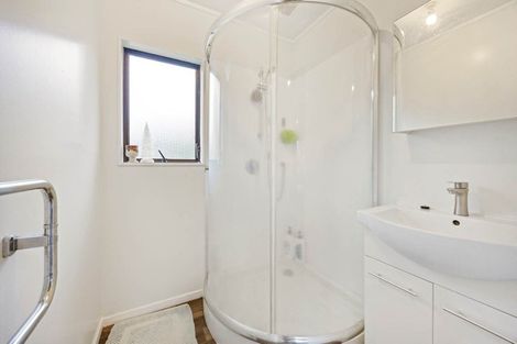 Photo of property in 48a Brains Road, Kelston, Auckland, 0602