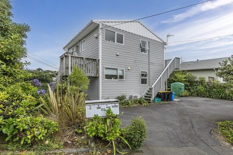 Photo of property in 4/74 Creswick Terrace, Northland, Wellington, 6012