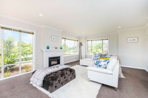 Photo of property in 2 Aunceston Rise, Alfriston, Auckland, 2105