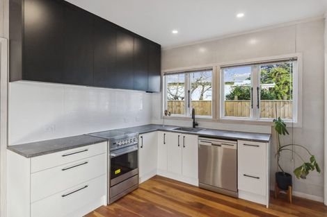 Photo of property in 75 Raumati Road, Raumati Beach, Paraparaumu, 5032