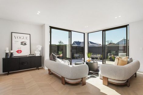 Photo of property in 37 Office Road, Merivale, Christchurch, 8014