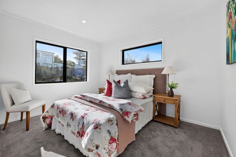 Photo of property in 13 Cedar Heights Avenue, Massey, Auckland, 0614