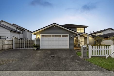 Photo of property in 13 Milano Boulevard, Karaka, Papakura, 2113
