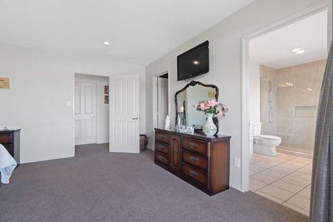 Photo of property in 26 Sovereign Gardens, Halswell, Christchurch, 8025