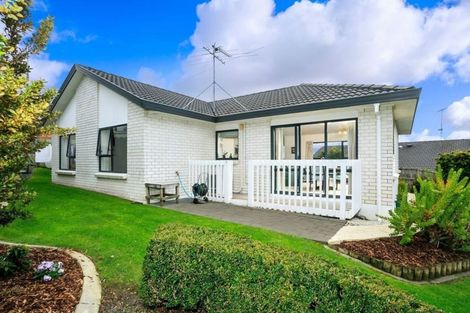 Photo of property in 14 Bluebird Crescent, Unsworth Heights, Auckland, 0632