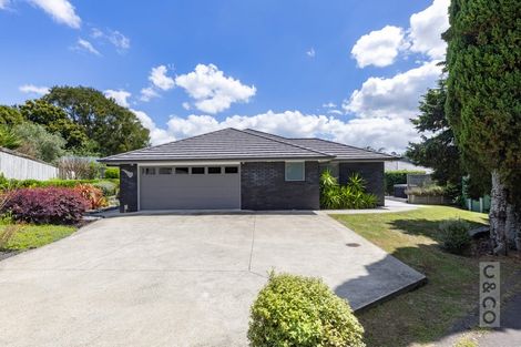 Photo of property in 4 School Road, Riverhead, 0820