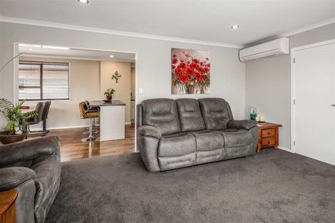 Photo of property in 166 Mark Avenue, Grenada Village, Wellington, 6037