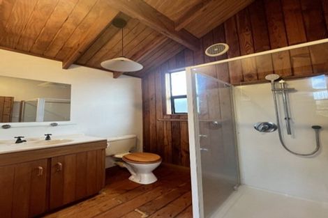 Photo of property in 11 Richmond Hill, Glenside, Wellington, 6037