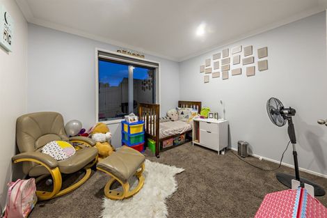 Photo of property in 43 Mt Lebanon Crescent, The Gardens, Auckland, 2105