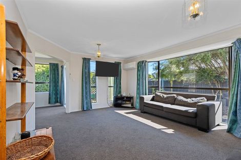 Photo of property in 4 Oldham Crescent, Halswell, Christchurch, 8025