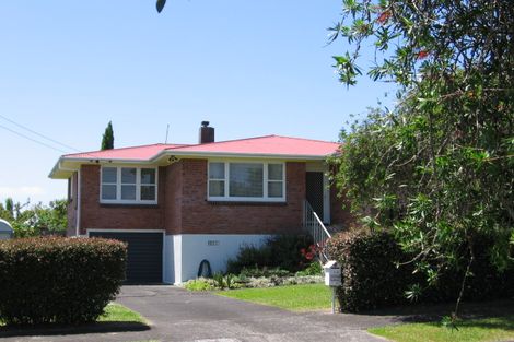 Photo of property in 19 Dundee Place, Blockhouse Bay, Auckland, 0600