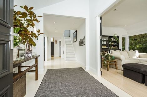 Photo of property in 10 Tiri Road, Milford, Auckland, 0620