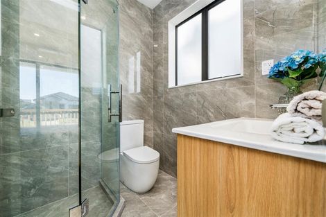 Photo of property in 17 Woven Place, Karaka, Papakura, 2113