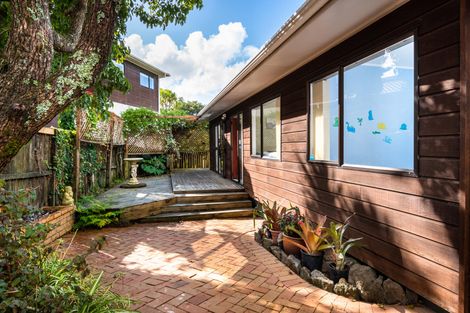 Photo of property in 1/7 Juneau Place, Glendene, Auckland, 0602