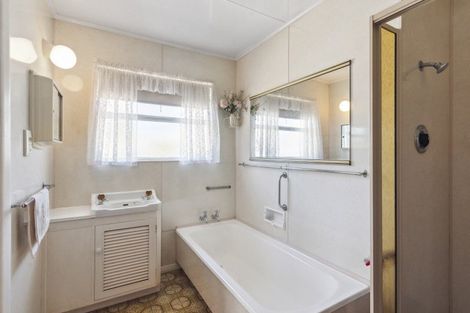 Photo of property in 18 Princes Street, Levin, 5510