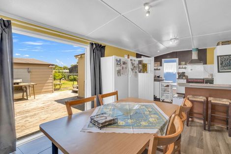 Photo of property in 6 Dundas Road, Sanson, 4817