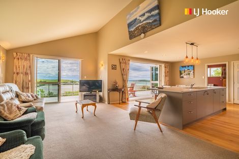 Photo of property in 47 Sheffield Street, Taieri Mouth, Brighton, 9091