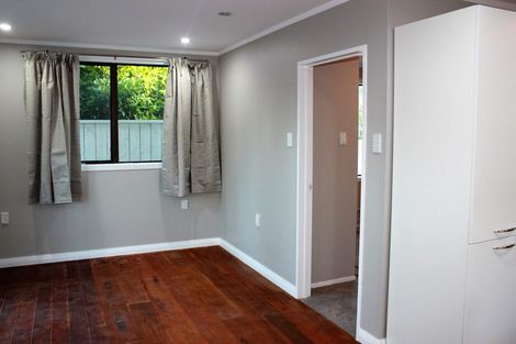 Photo of property in 3 Glen Marine Parade, Glendene, Auckland, 0602