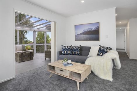 Photo of property in 18 Cottam Grove, Northcross, Auckland, 0632